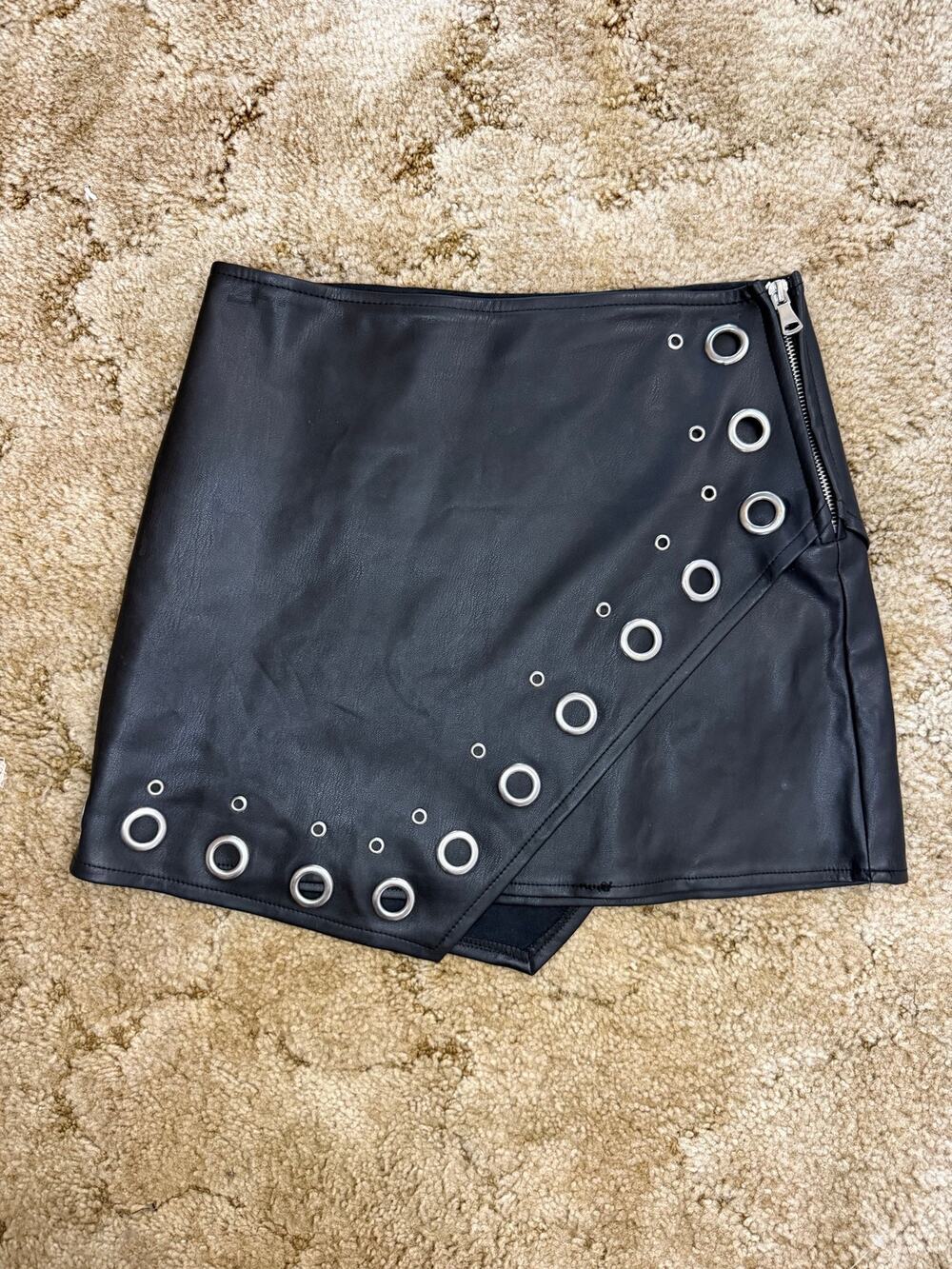 Forever 21 Black Faux Leather Grommet Asymmetrical Skirt Size Small Y2K